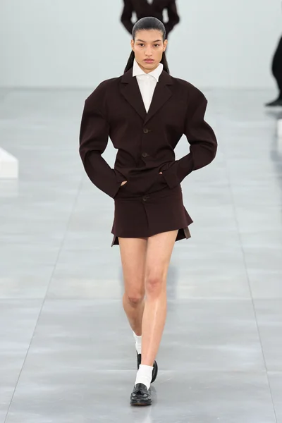 Look 11